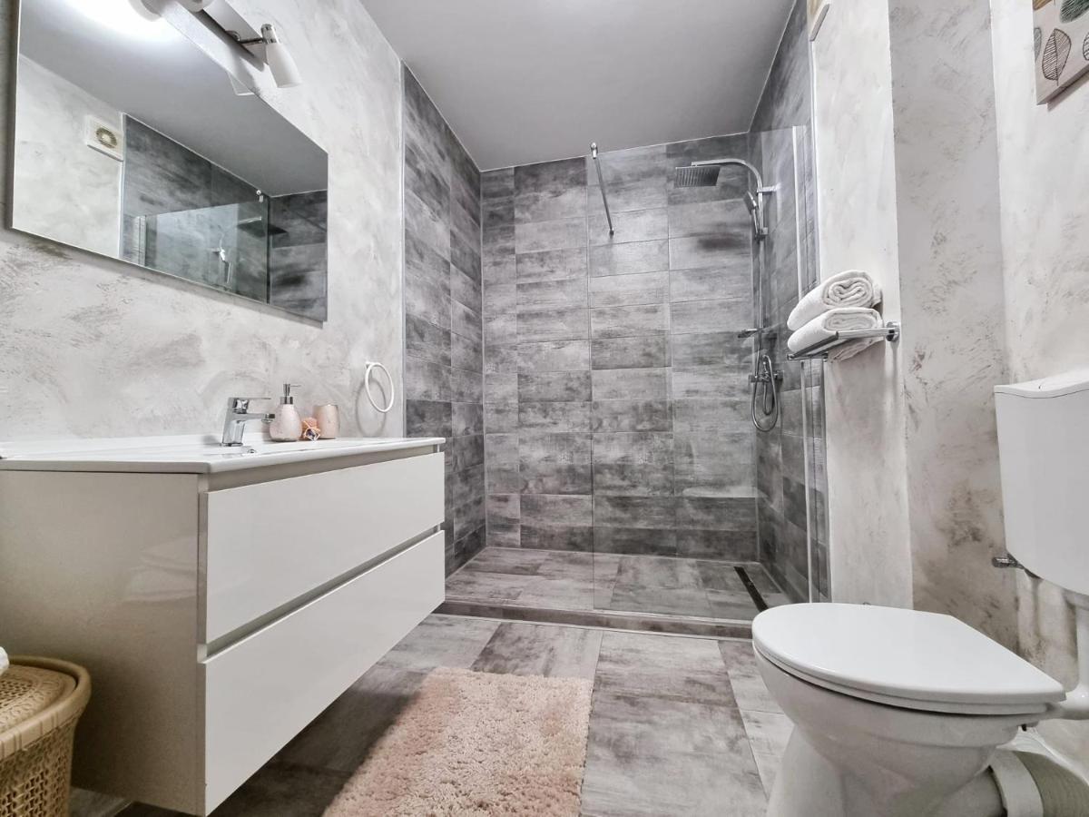 Ra Apartment - Ared Oradea Exterior foto
